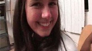 Грубый толстый парень ест киску - порно видео