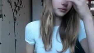 Супер горячая юная милашка стриптиз на веб-камеру шоу - порно видео