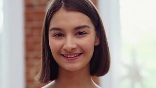 Первое двойное проникновение восточной крошки Эффи Энд - порно видео