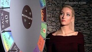 Строго идеальная молодая женщина без цензуры - порно видео