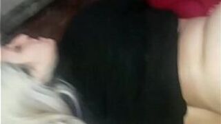 Блондинка с большой задницей вышла замуж и трахается со своим зятем - порно видео