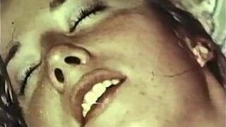 Винтаж ХХХ - Джон Холмс и девушки-скауты - порно видео