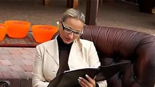 Грязный секс взрослых самок - порно видео