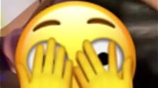 Сосет вкусный член - порно видео