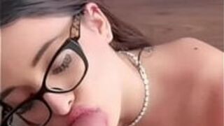 Итальянка хочет, чтобы мой член сквиртал после глубокой глотки - порно видео