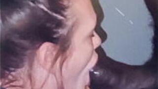 Делаю потрясающую голову толстому черному члену - порно видео