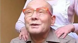 Неудовлетворенная японка трахается с отчимом и - порно видео