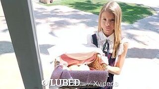 Смазанную скользкую намазанную маслом киску трахнули полным ртом - порно видео