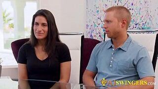 Сексуальные свингерские мероприятия превращаются в большую оргию - порно видео