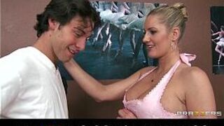 Балетная учительница с большой попкой получает грубый секс раком от своей ученицы - порно видео